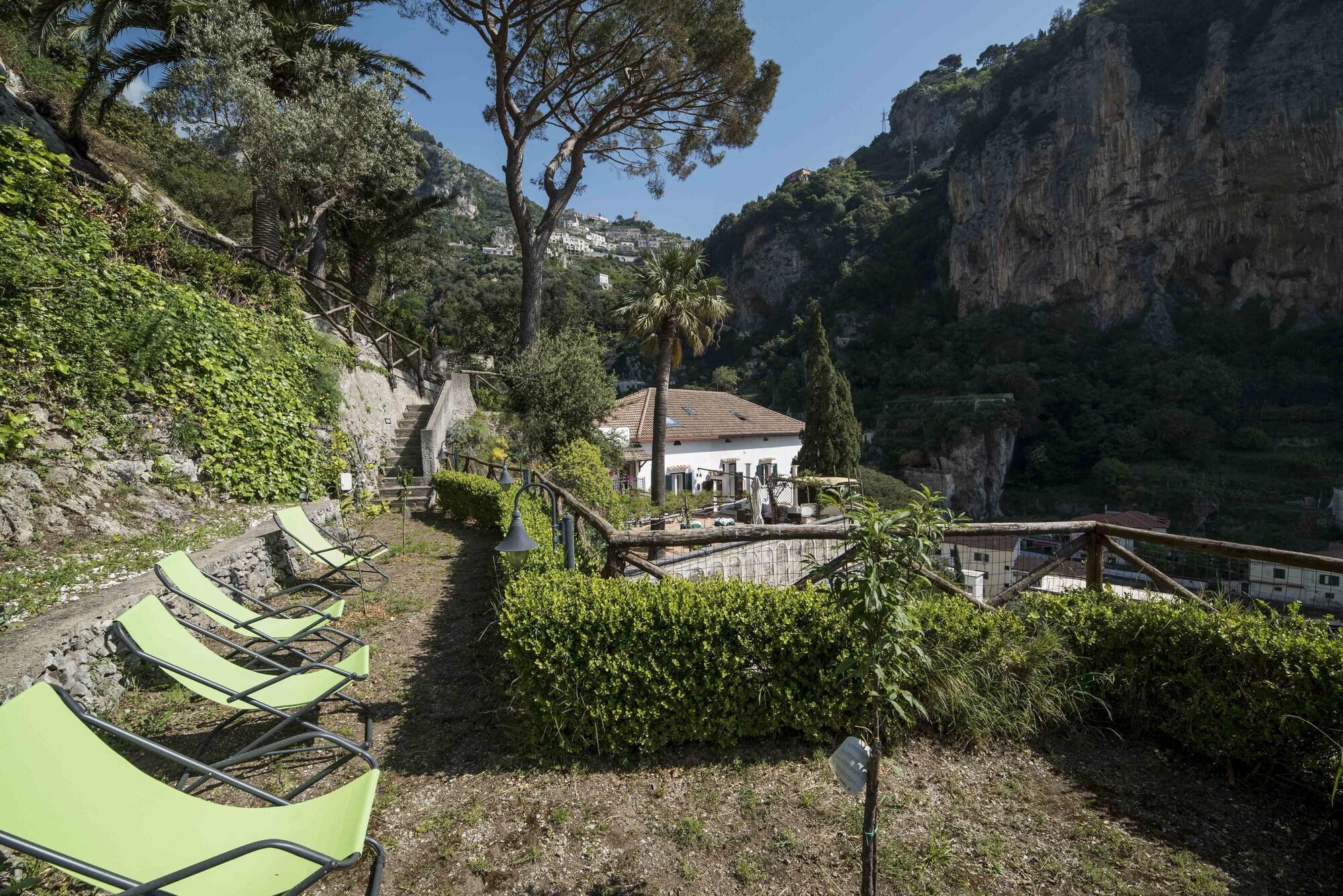 Hotel Villa Annalara Charme And Relax Amalfi Bagian luar foto