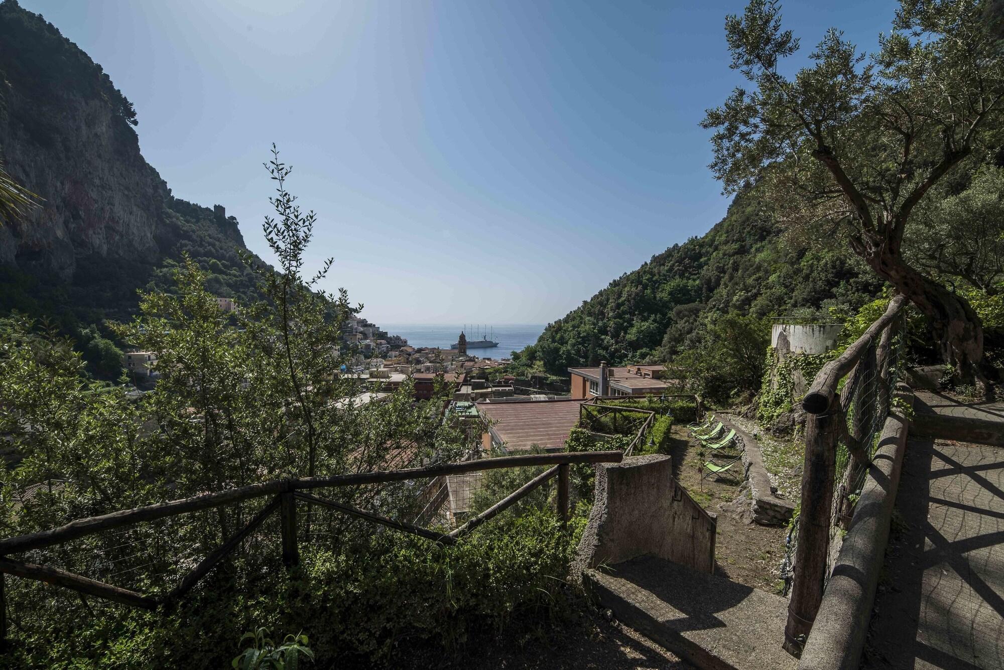 Hotel Villa Annalara Charme And Relax Amalfi Bagian luar foto